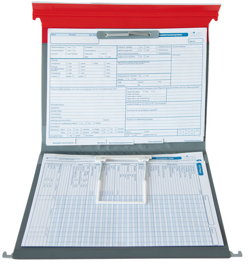 Offene Dokumappe mit Formularen